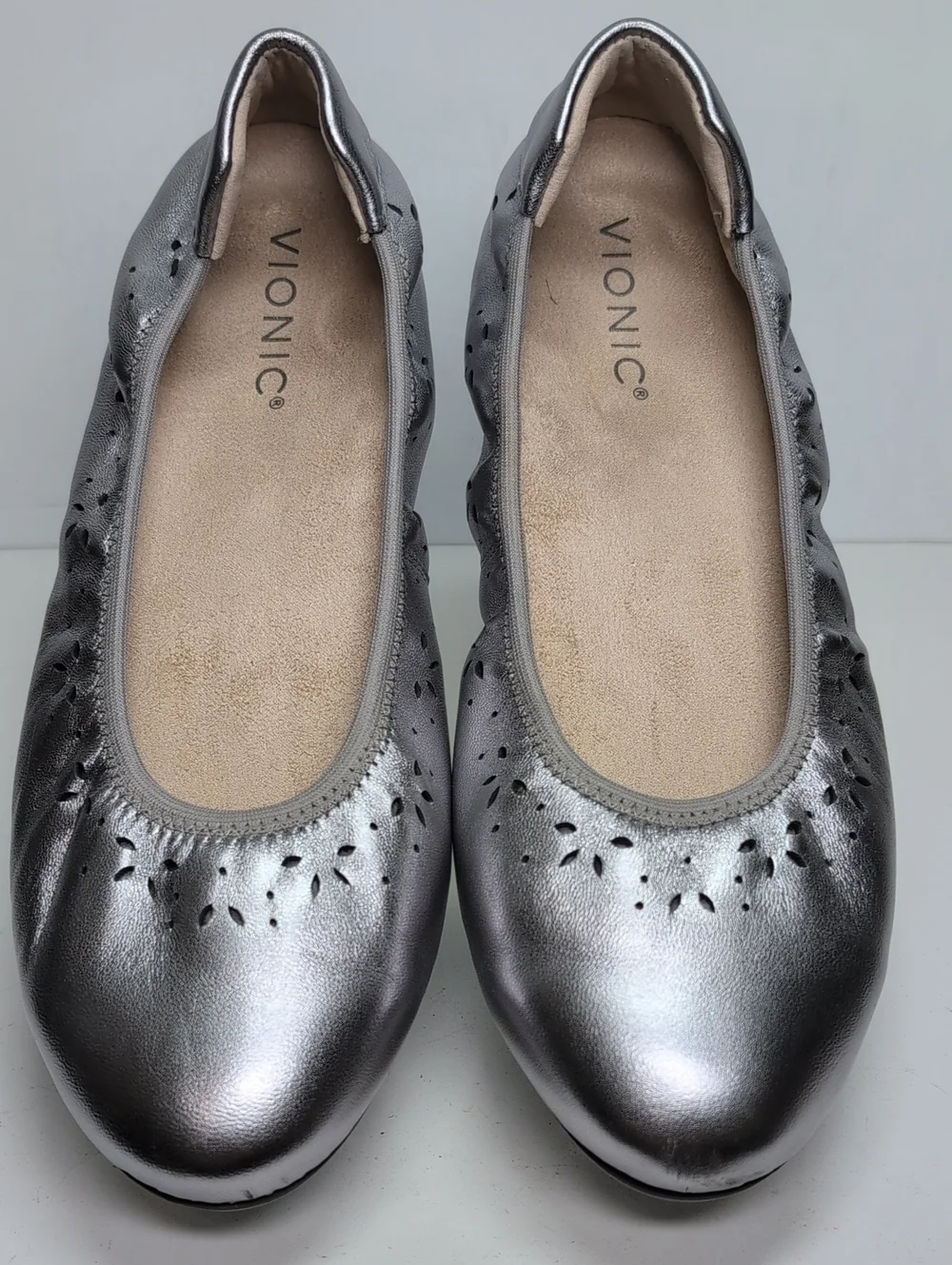 Vionic Geneva metal ballet silver flats women's size 8 EU 39
